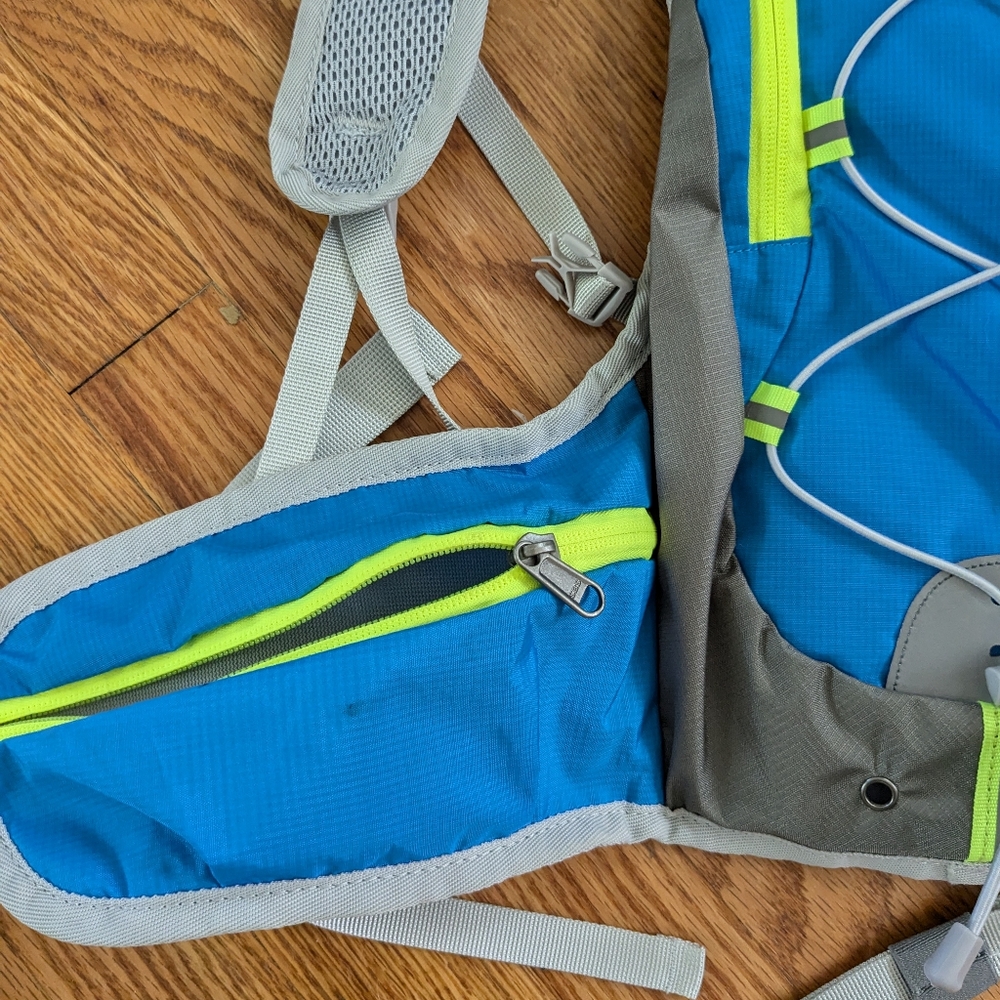Hydration Backpack - Picture 5 of 8